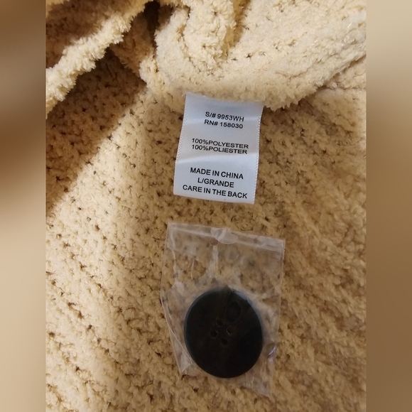 Oversized short button up Cardigan - Picture 5 of 9